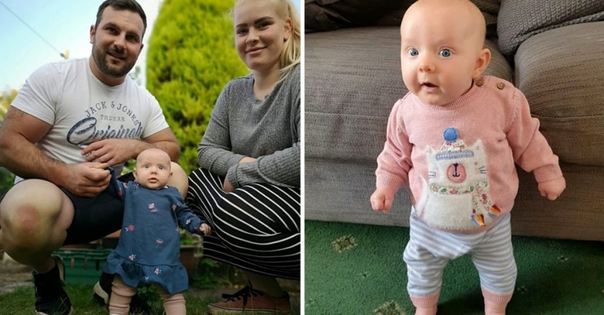 Bebé De 2 Meses Sorprende A Sus Padres Al Mantenerse Sola De Pie | Notagram